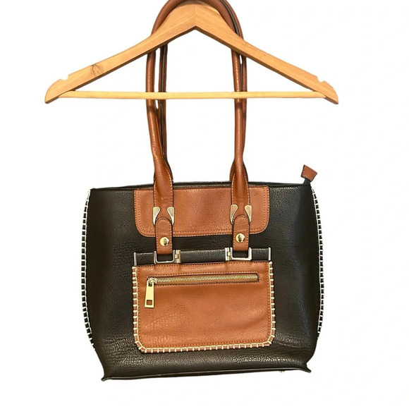 Clarks  vegan leather purse with removable clutch on the front EUC - Picture 1 of 13